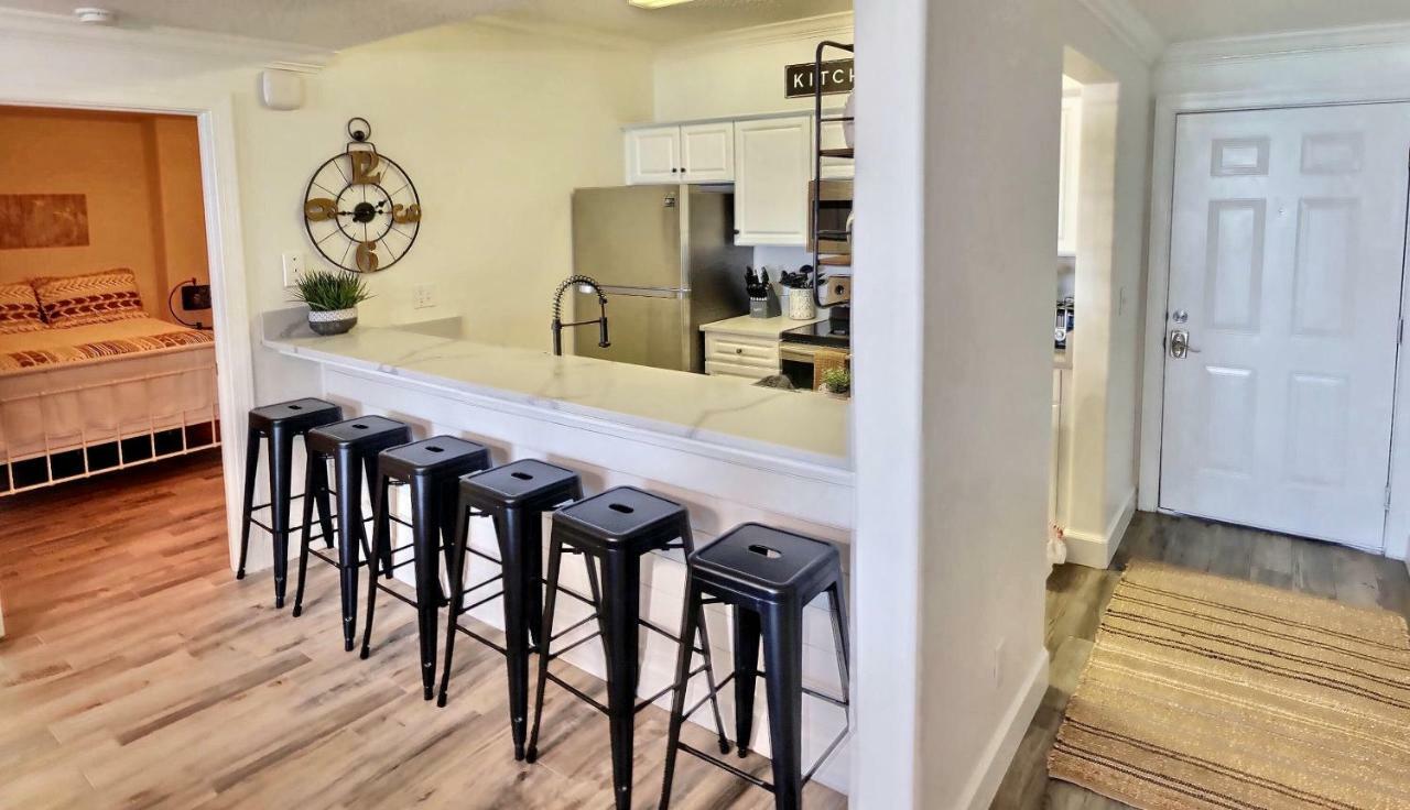 Barefoot Bliss - Beachfront Condo - Sleeps 12 Panama City Beach Bagian luar foto