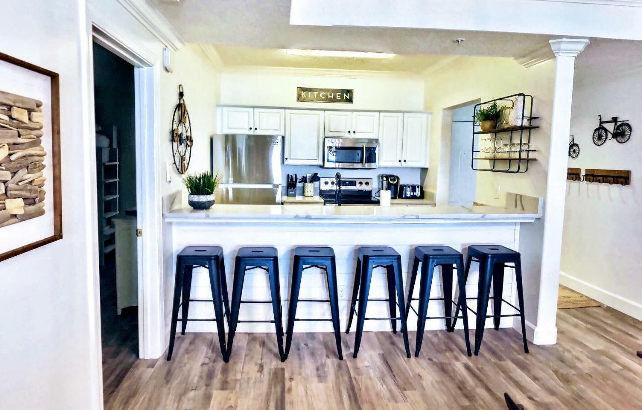 Barefoot Bliss - Beachfront Condo - Sleeps 12 Panama City Beach Bagian luar foto